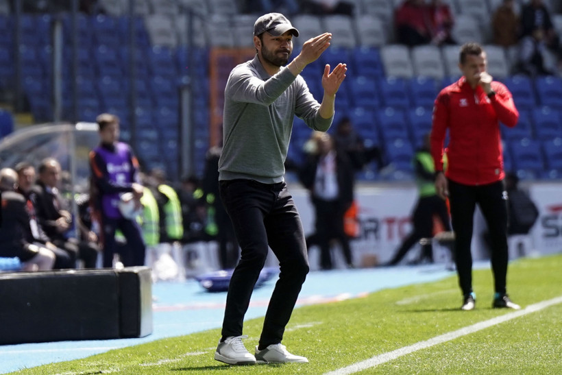 Başakşehir-Gaziantep maçının ilk yarısında gol şov: İkinci yarısına kırmızı kart şov! - Resim : 2