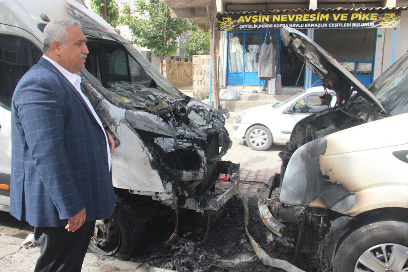 Dokuz aracı ateşe verdi - Resim : 3