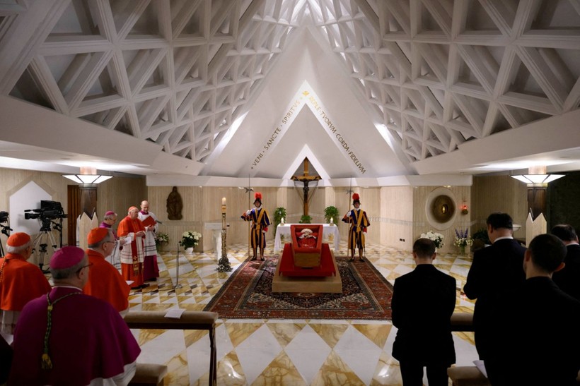 Papa Francis'in naaşı açık tabuta yerleştirildi - Resim: 6