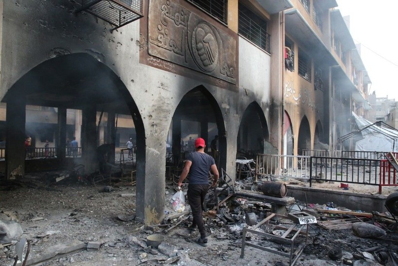 İsrail okul vurdu: Çok sayıda ölü ve yaralı var - Resim: 15