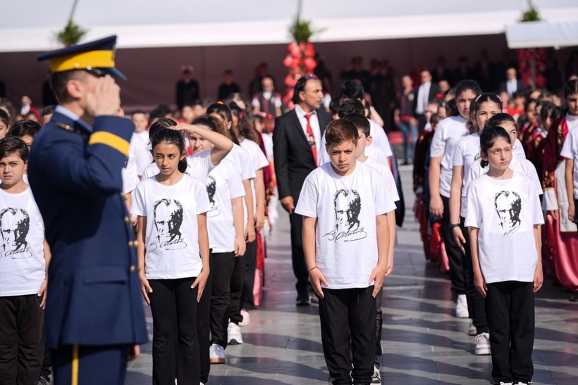 Türkiye 23 Nisan’ı kutluyor: Meydan meydan bayram coşkusu - Resim: 2
