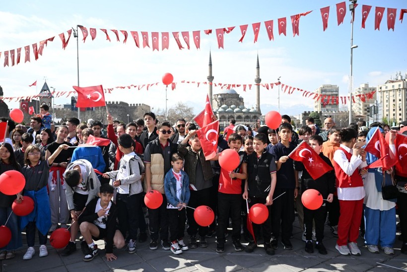 Türkiye 23 Nisan’ı kutluyor: Meydan meydan bayram coşkusu - Resim: 5