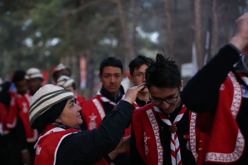 57. Alay Yürüyüşü şafakla başladı: Saçlarına kına yakıp, asker çorbası içtiler - Resim: 9