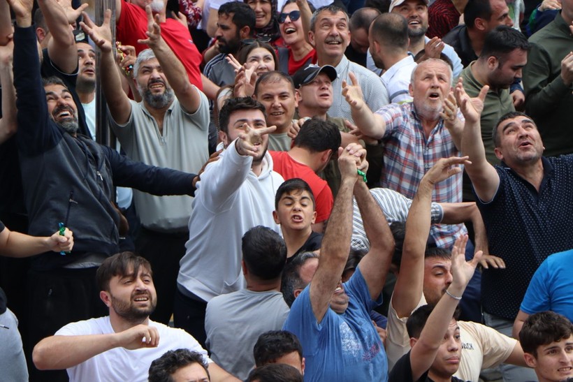 485 yıllık gelenek! 8 ton mesir macunu saçıldı - Resim: 12