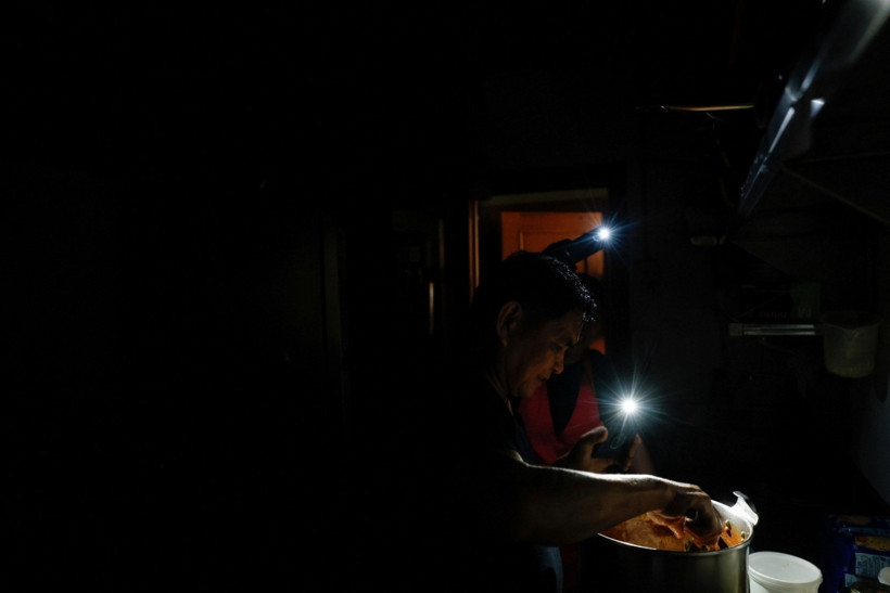 İki ülkede elektrik gitti, altyapı çöktü - Resim : 1