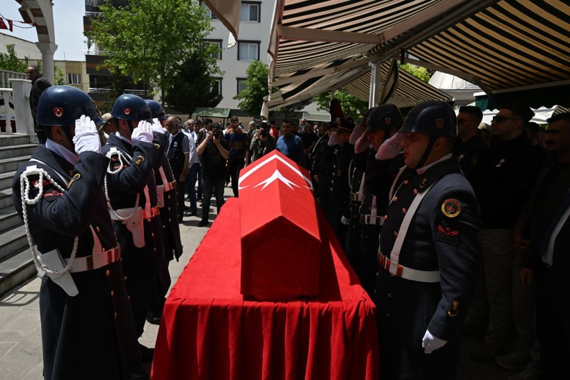 Gaziantep şehidini uğurladı - Resim: 2