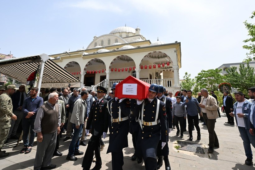 Gaziantep şehidini uğurladı - Resim: 4