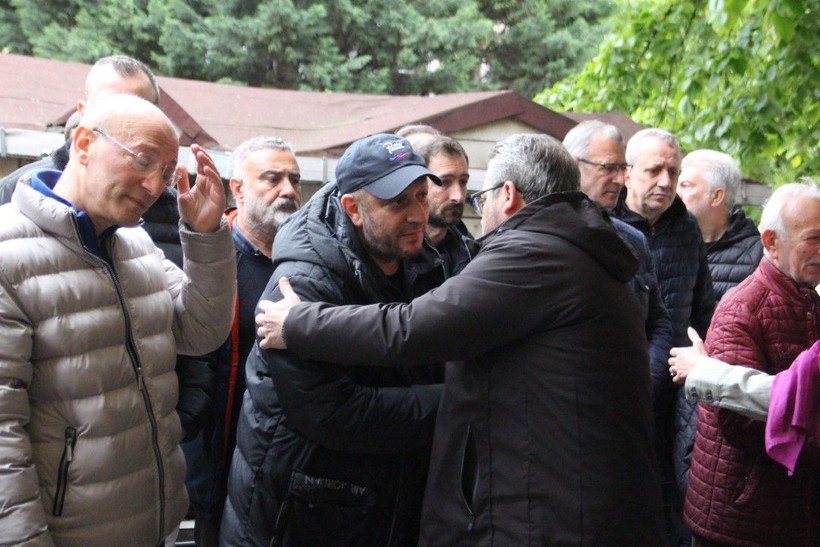 Oyuncu Serkan Keskin'in annesi toprağa verildi - Resim: 5
