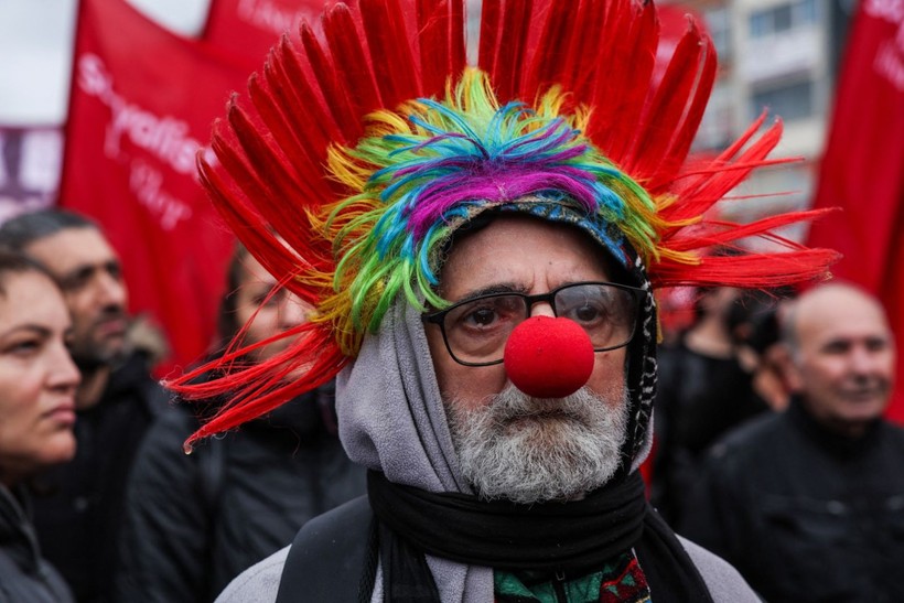 Fotoğraflarla yaka paça 1 Mayıs - Resim: 17