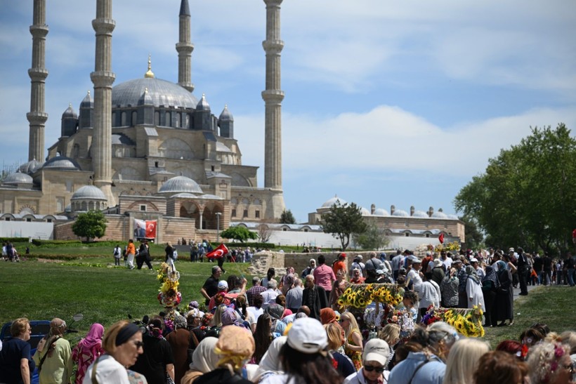 Kakava ateşiyle bahara merhaba! Edirne'de Hıdırellez şöleni başladı - Resim: 7