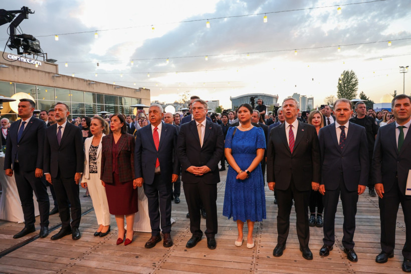 AB, vize krizinde topu şirketlere attı - Resim : 1