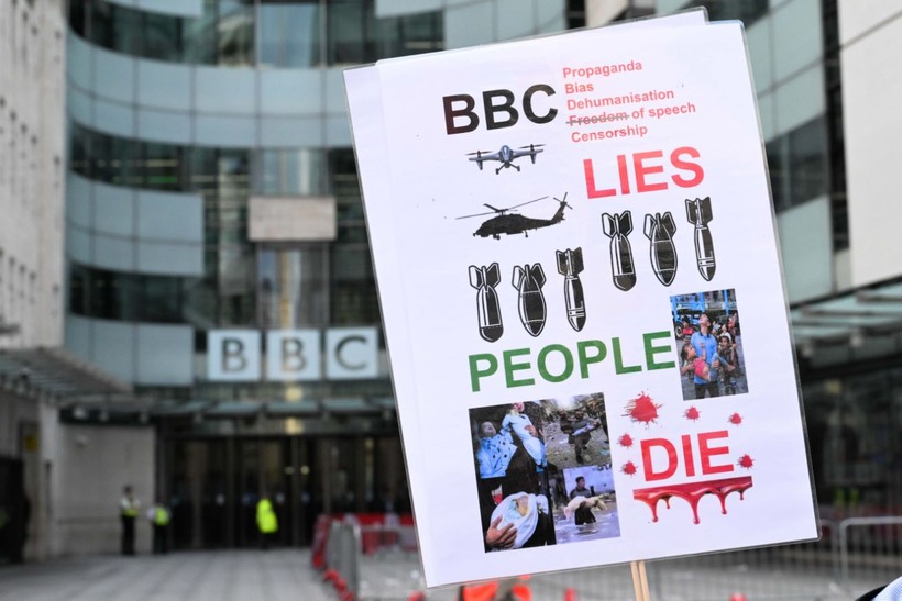 BBC'nin önüne akın ettiler - Resim: 9