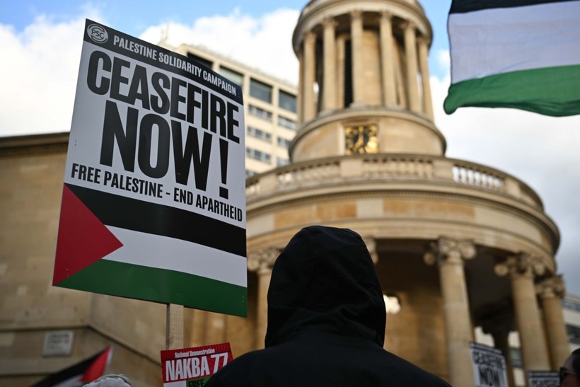 BBC'nin önüne akın ettiler - Resim: 10