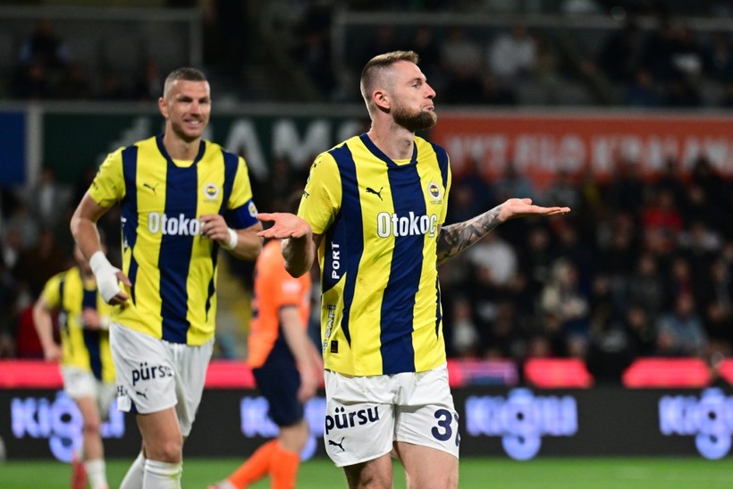 Fenerbahçe 'erken kutlama yok' dedi: Başakşehir'i rahat geçtiler - Resim : 2
