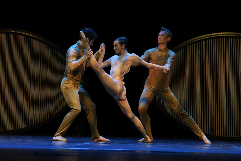 'Tango Tutkusu' sahnede - Resim : 1