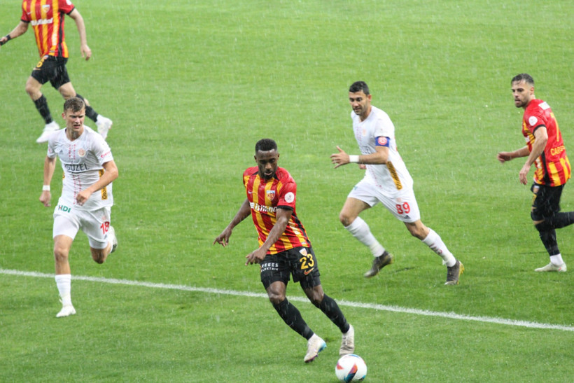 Cardoso'dan hat-trick şov: Kayserispor, Antalyaspor'u rahat geçti - Resim : 2