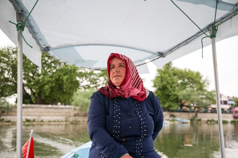 'Küçük Venedik' Gölyazı'nda kadın kaptanlar turizme yön veriyor - Resim: 17