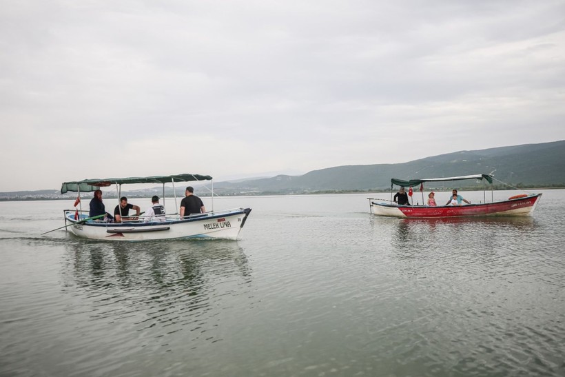 'Küçük Venedik' Gölyazı'nda kadın kaptanlar turizme yön veriyor - Resim: 10