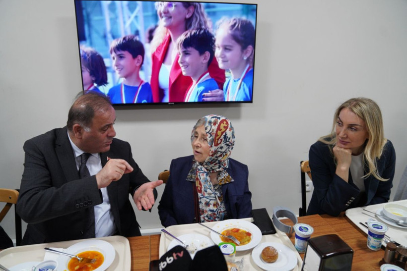 Bakırköy Kent Lokantası açıldı: İlk yemeği Dilek İmamoğlu servis etti - Resim : 3