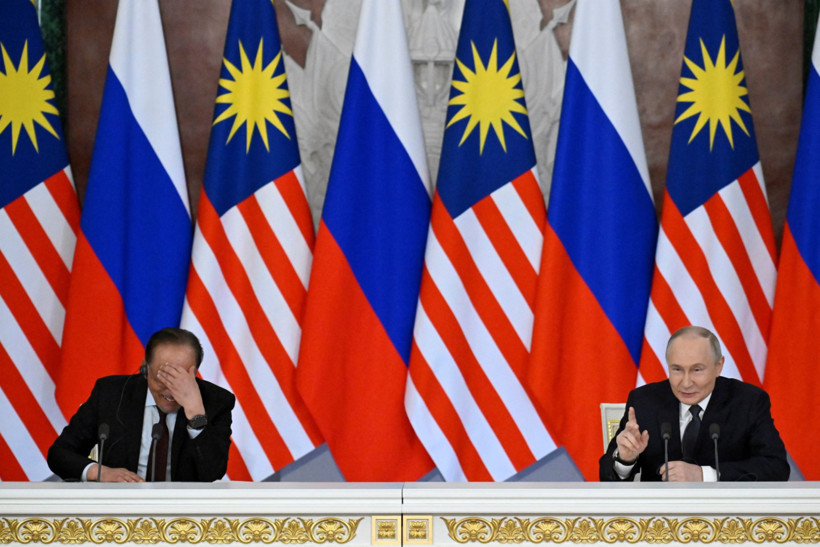 Putin taht diyaloğunu anlattı: Malezya Başbakanı gülme krizine girdi - Resim : 1