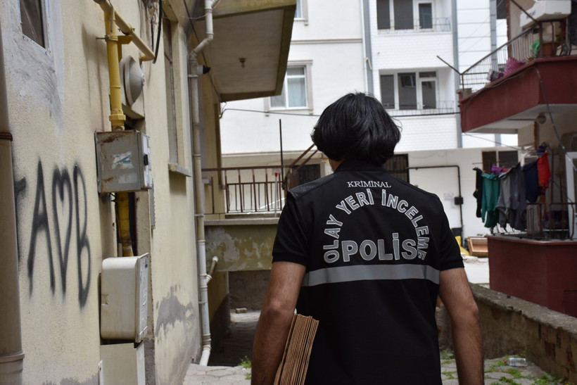 Cesedi çöp poşetinde bulunmuştu: Toprağa verildi - Resim : 3