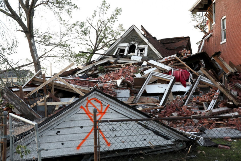 ABD'de şiddetli fırtına: 23 kişi öldü, binlerce yapı hasar gördü - Resim: 1