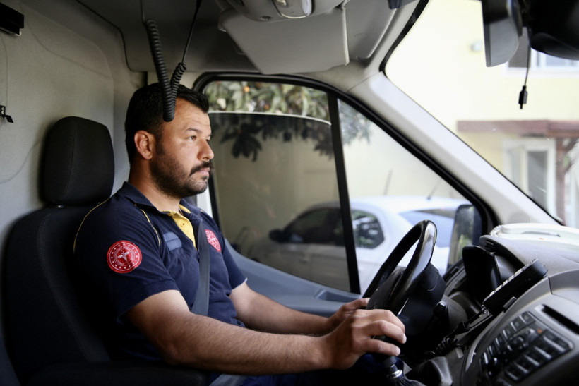 Ambulans şoförü nalbant oldu - Resim : 2
