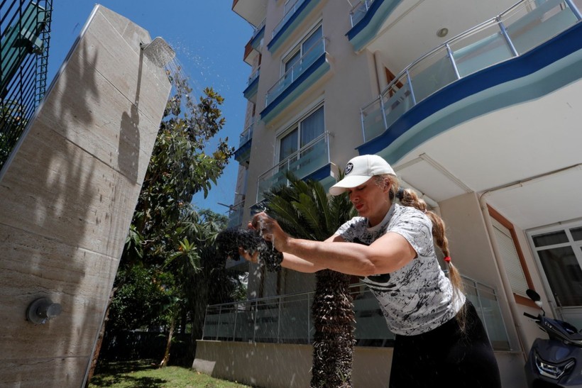 Türkiye'ye yerleşti ama evine yerleşemedi - Resim: 4