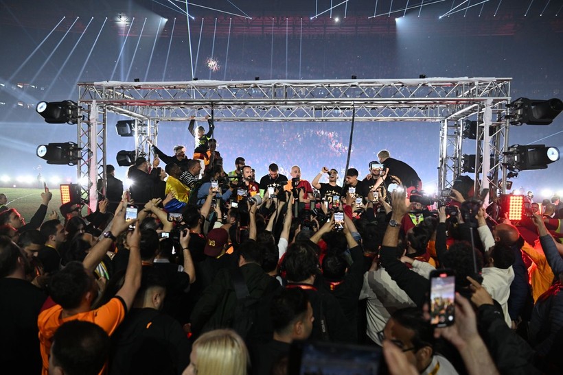 Galatasaray'ın şampiyonluk kutlamalarından özel görüntüler - Resim: 23