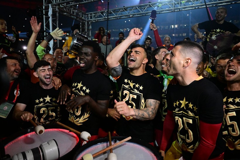 Galatasaray'ın şampiyonluk kutlamalarından özel görüntüler - Resim: 57