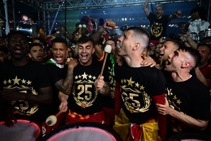 Galatasaray'ın şampiyonluk kutlamalarından özel görüntüler - Resim: 8