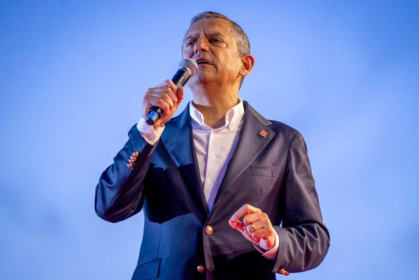 Milyonlar bayraklarla Gündoğdu Meydanı'na aktı - Resim : 8