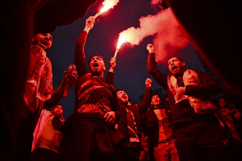 Galatasaray'ın kutlamaları olaylı bitti: 33 polis yaralandı - Resim: 4