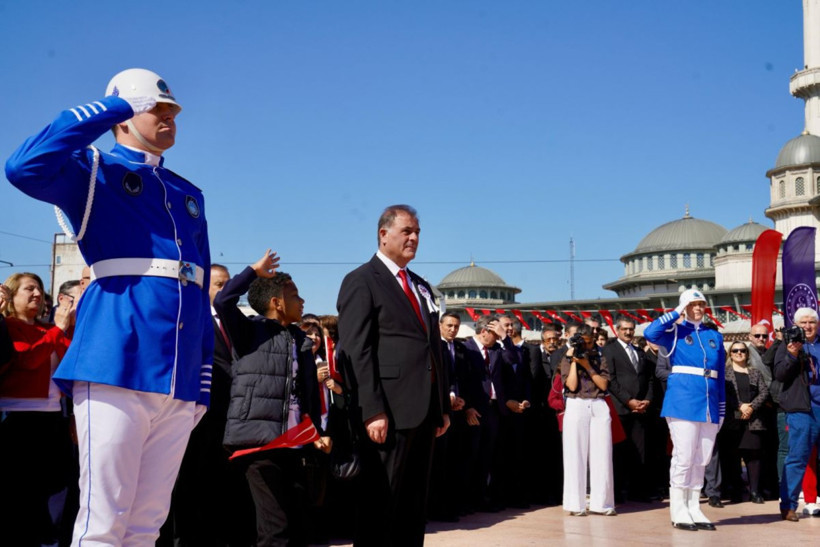 Taksim'de İmamoğlu'na özgürlük çağrısı - Resim : 1