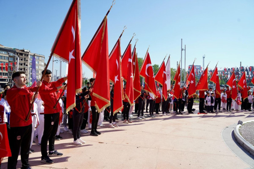 Taksim'de İmamoğlu'na özgürlük çağrısı - Resim : 2