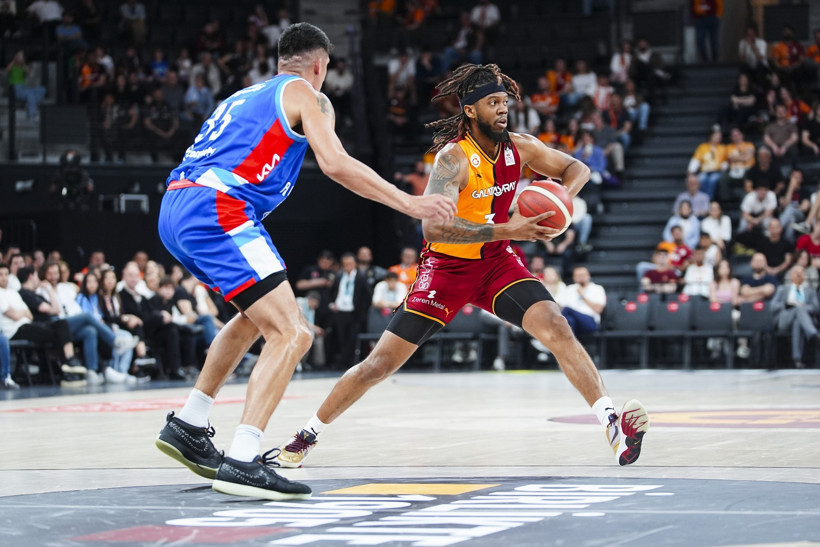 Efes, Galatasaray'ı evinde dağıttı - Resim : 1