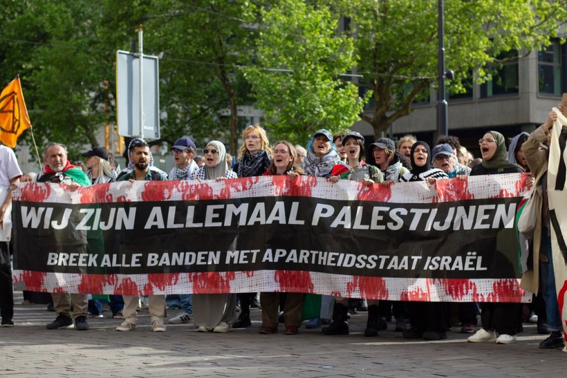 İsrail'e F-35 parçası taşıyan gemiye protesto: Soykırımdan para kazanıyorsunuz - Resim: 1