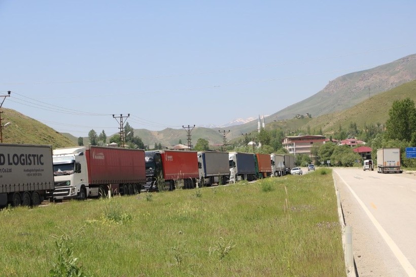 Türkiye-İran sınırında 3 kilometrelik tır kuyruğu - Resim: 7