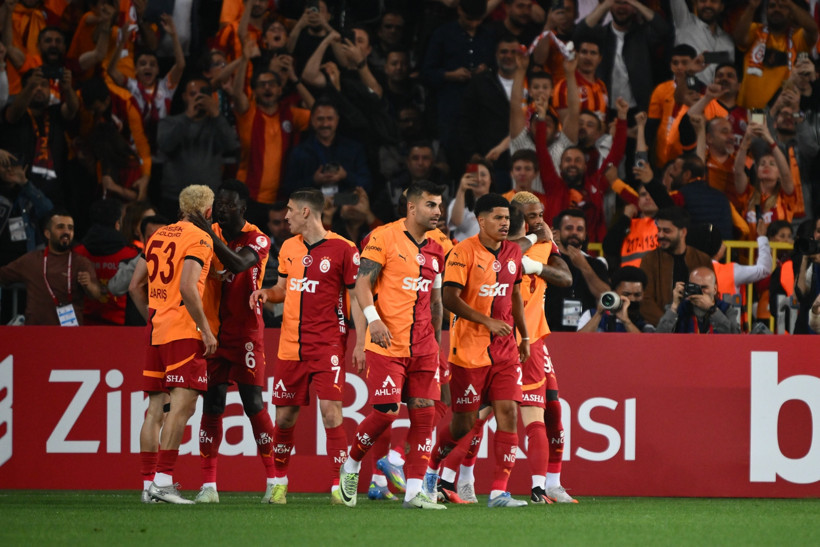 Şampiyon Galatasaray, Göztepe'de ilk peşinde! - Resim : 1