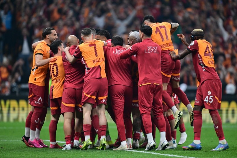 Galatasaray'ın transfer planı belli oldu: Omurgaya mini tedavi - Resim: 1
