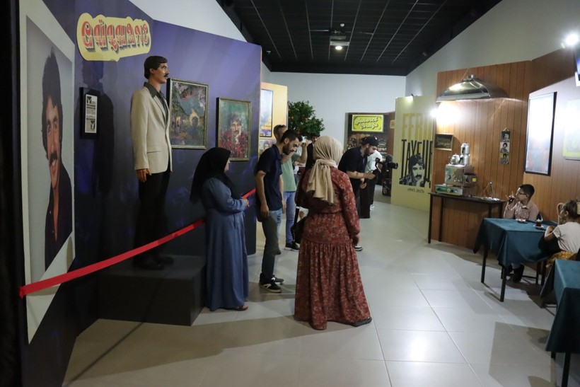 Ferdi Tayfur'un hayatı "Sabahçı Kahvesi" sergisinde anlatılıyor - Resim: 10