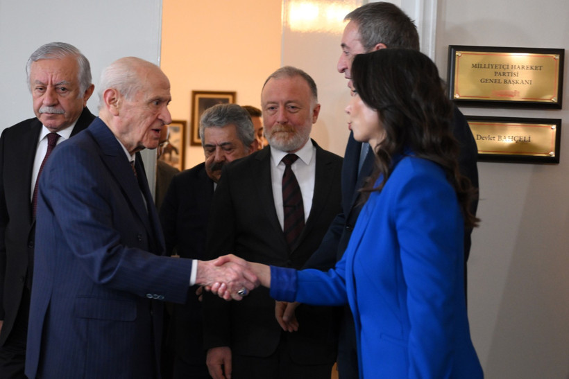 Bahçeli, kapıda karşıladı: MHP-DEM görüşmesi bitti - Resim : 3