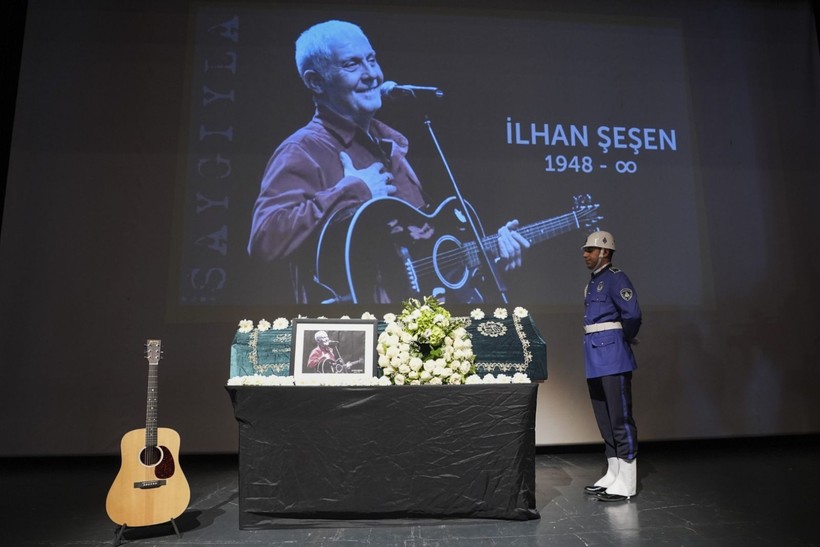 İlhan Şeşen'in cenazesi asansöre sıkıştı - Resim: 1