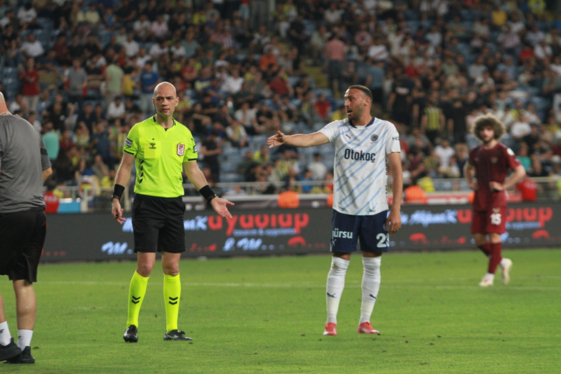 Mourinho hem kendini hem Cenk'i yaktı! - Resim : 1