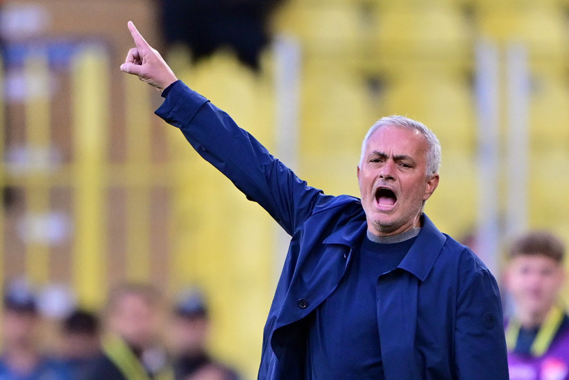Fenerbahçe'den gönderildi, hemen talip buldu: Mourinho'ya Premier Lig'den 2 bilet - Resim : 1