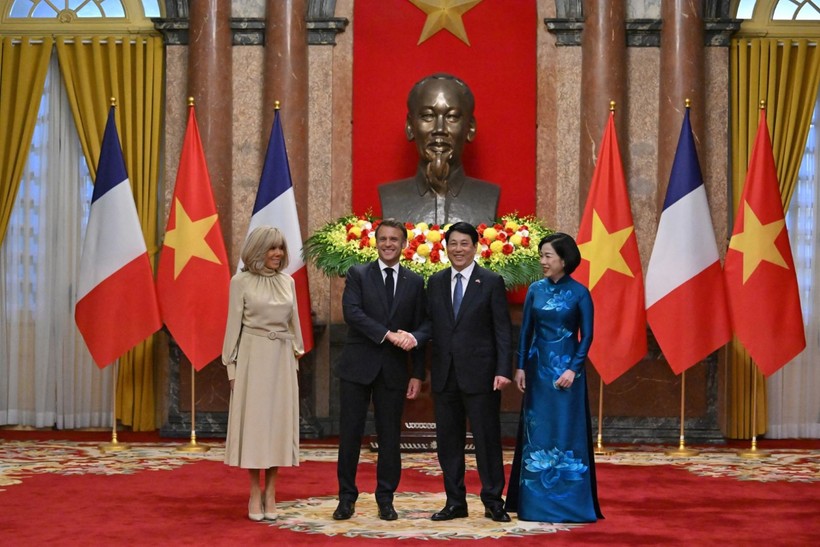 Uzmanı, Macron ve eşinin beden dilini yorumladı: Gerçekten kavga mı ettiler? - Resim: 6