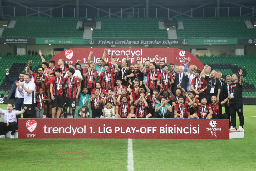 Karagümrük geriye düştü ama yılmadı: 1 yıl aradan sonra yeniden Süper Lig! - Resim : 2