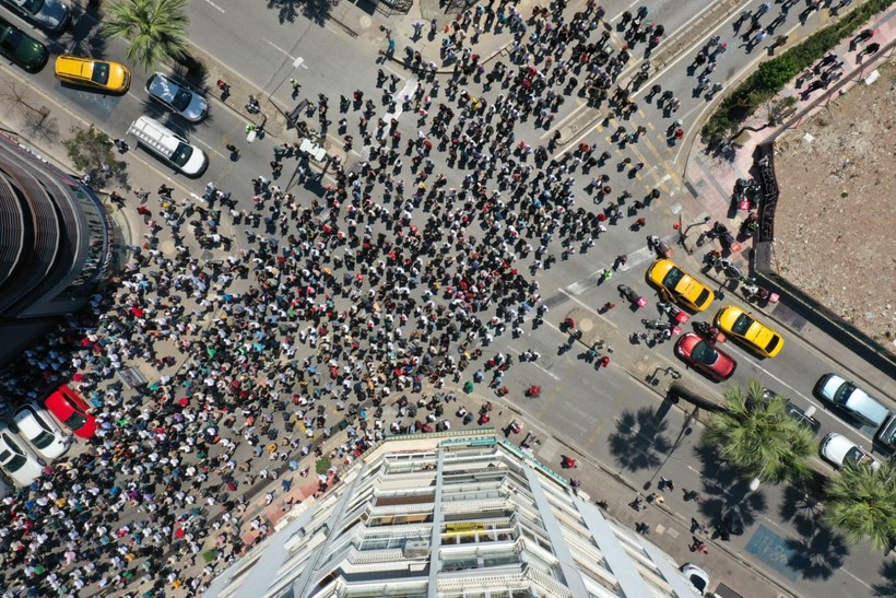 İzmir'de işçiler yollara döküldü - Resim: 9