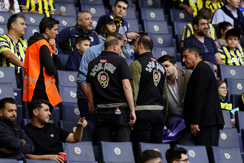 Fenerbahçe maçında kriz yaratan pankart: Polis engelledi - Resim : 1