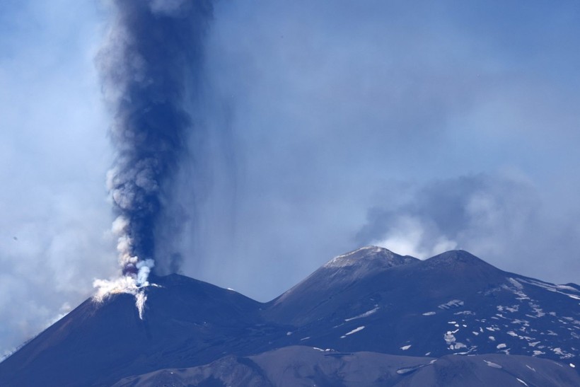 Etna Yanardağı lav püskürttü - Resim: 5